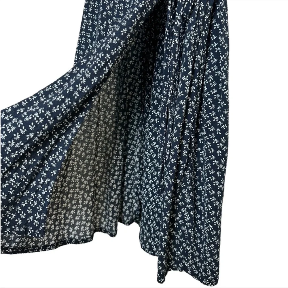 Brandy Melville Blue Floral Wrap Tie Dress, size XS/S - Picture 6 of 7